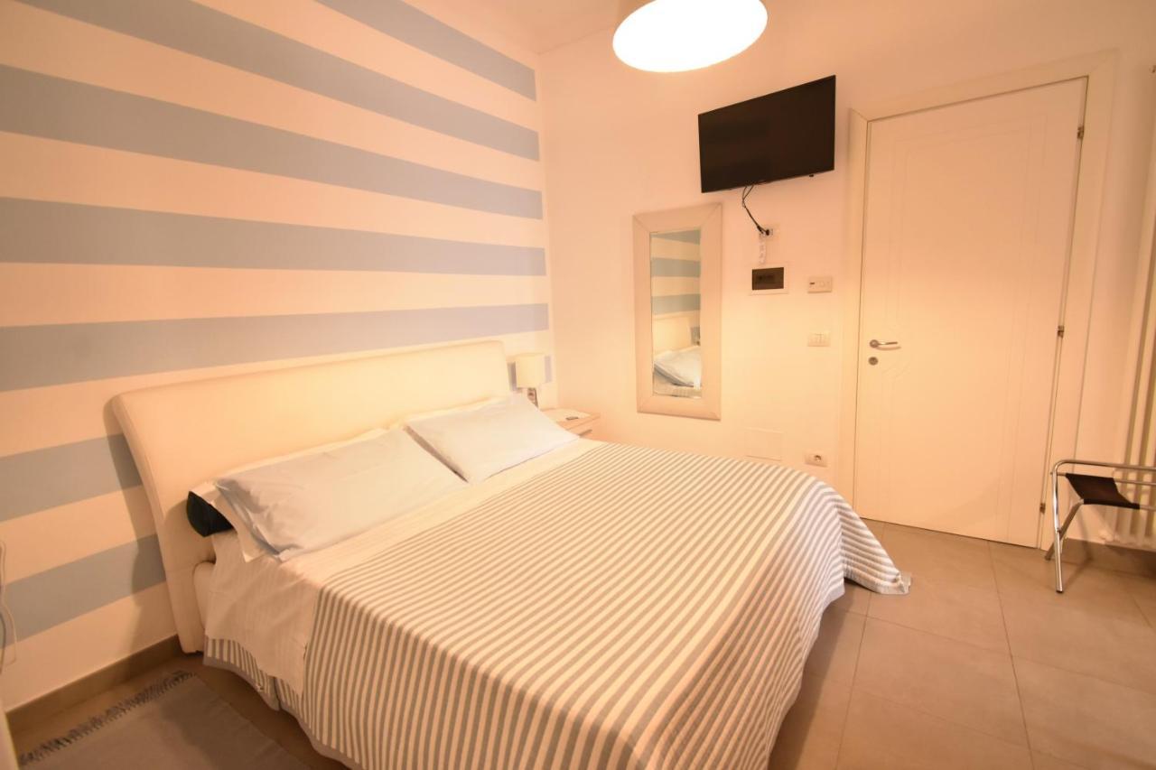 Affittacamere E Appartamenti - Rent Rooms And Apartments Le Camere Nel Corso - Adults Only Λα Σπέτσια Εξωτερικό φωτογραφία