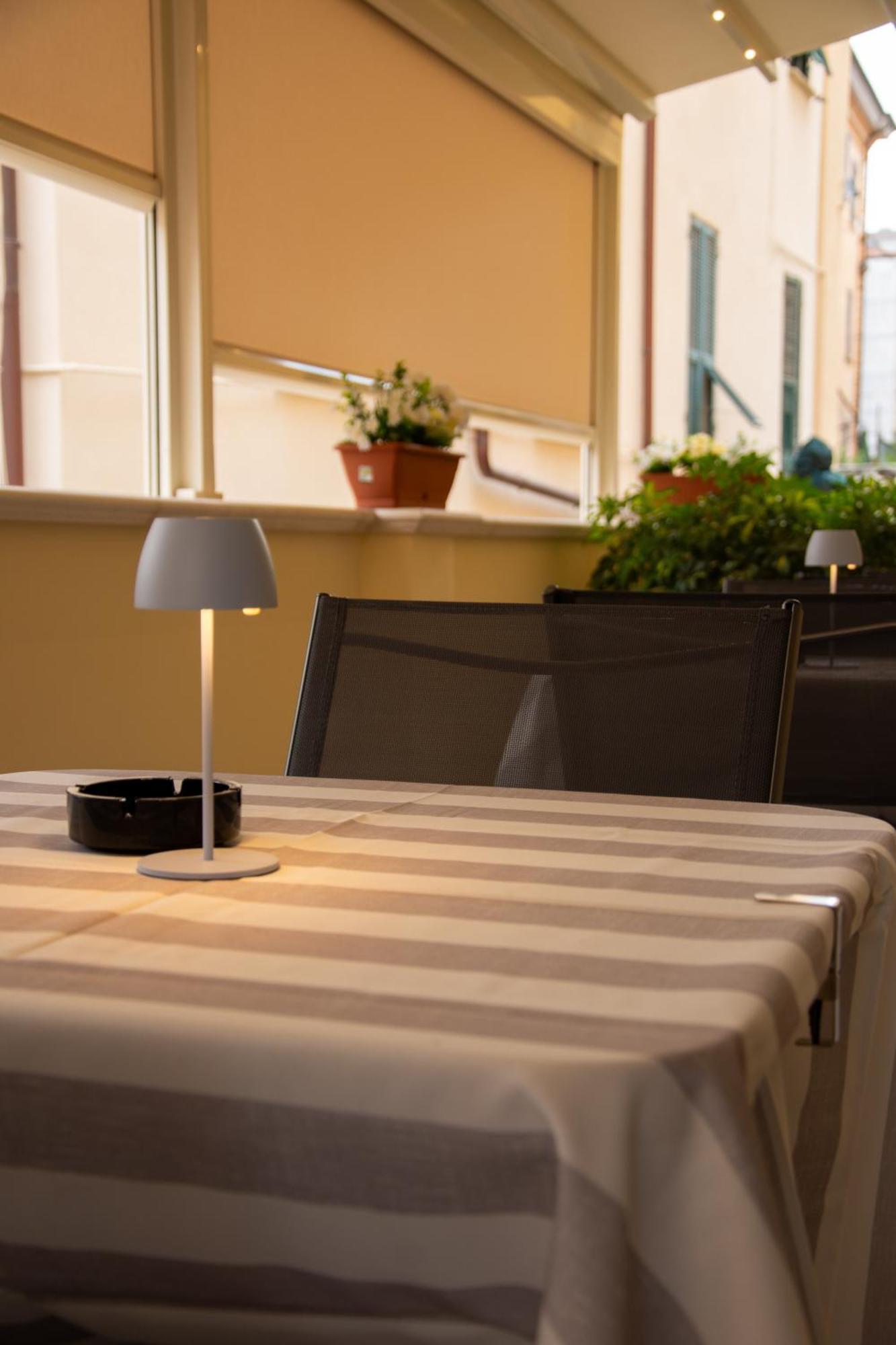 Affittacamere E Appartamenti - Rent Rooms And Apartments Le Camere Nel Corso - Adults Only Λα Σπέτσια Εξωτερικό φωτογραφία