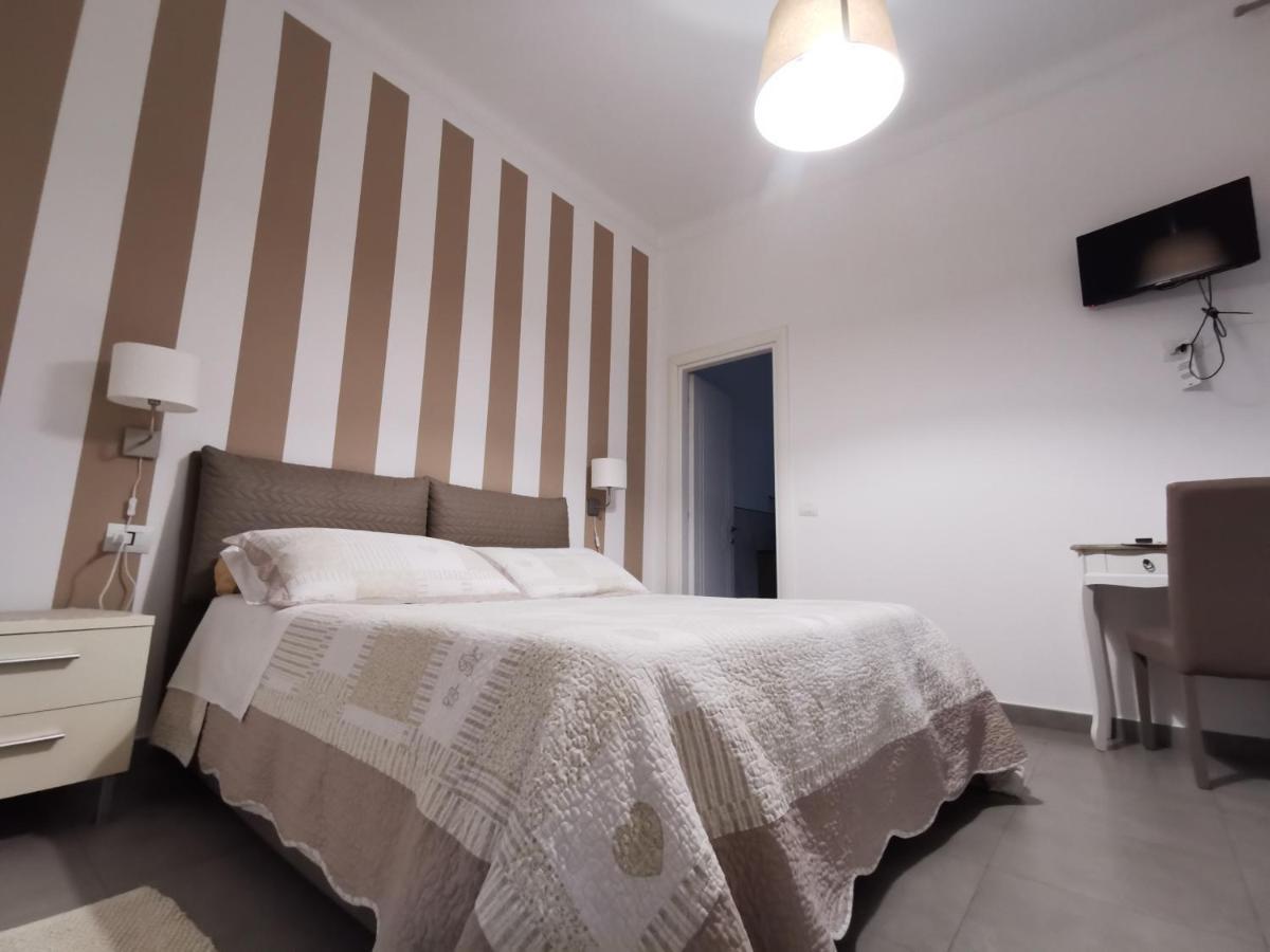 Affittacamere E Appartamenti - Rent Rooms And Apartments Le Camere Nel Corso - Adults Only Λα Σπέτσια Εξωτερικό φωτογραφία